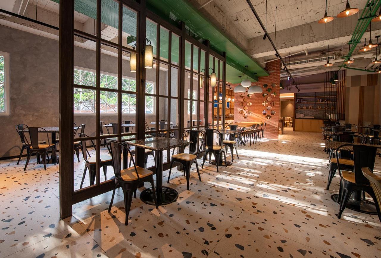 Royal Group Hotel Xiong Zhong Branch Καοσιούνγκ Εξωτερικό φωτογραφία